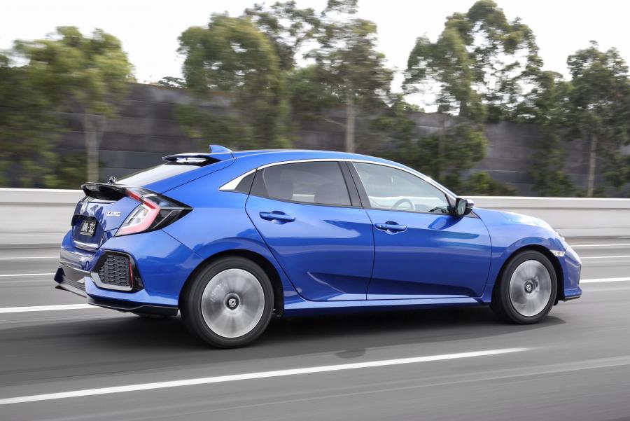  Honda Civic VTi-LX Hatchback 2017 года  (AU) (фото 31 из 40)